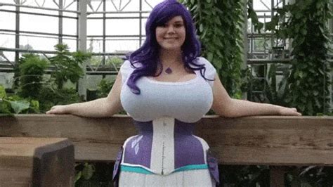 big bouncing tits gifs|Big Bouncing Tits Gifs